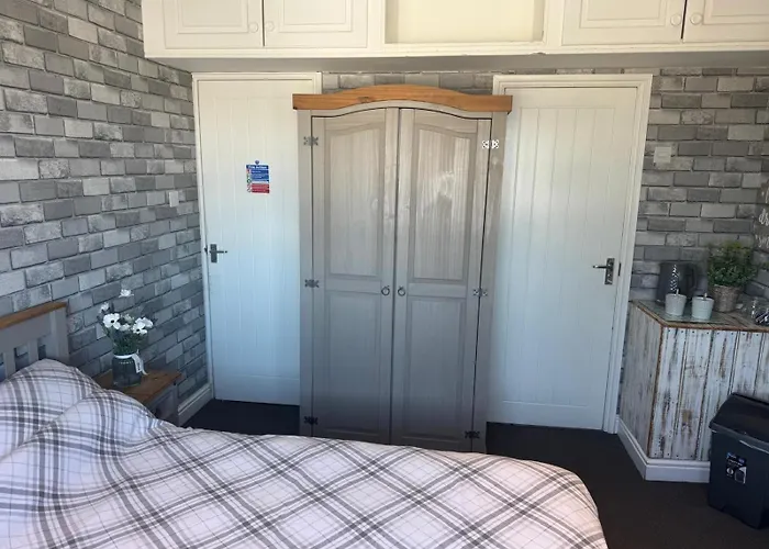 Shore Lodge